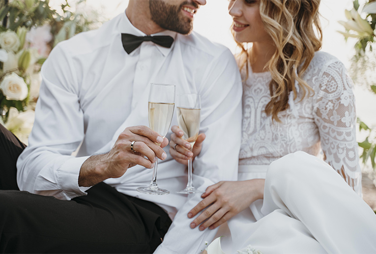Coppia in attesa del giorno del matrimonio